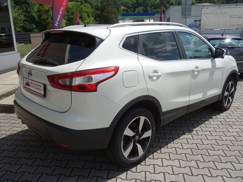 Nissan Qashqai (2017) 1.5dCi 81kW 6MAN -VÝBAVA! - fotka 6 z 40