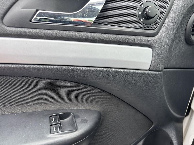 Škoda Octavia (2011) 1.6TDI, 77kW, ČR - fotka 15 z 15