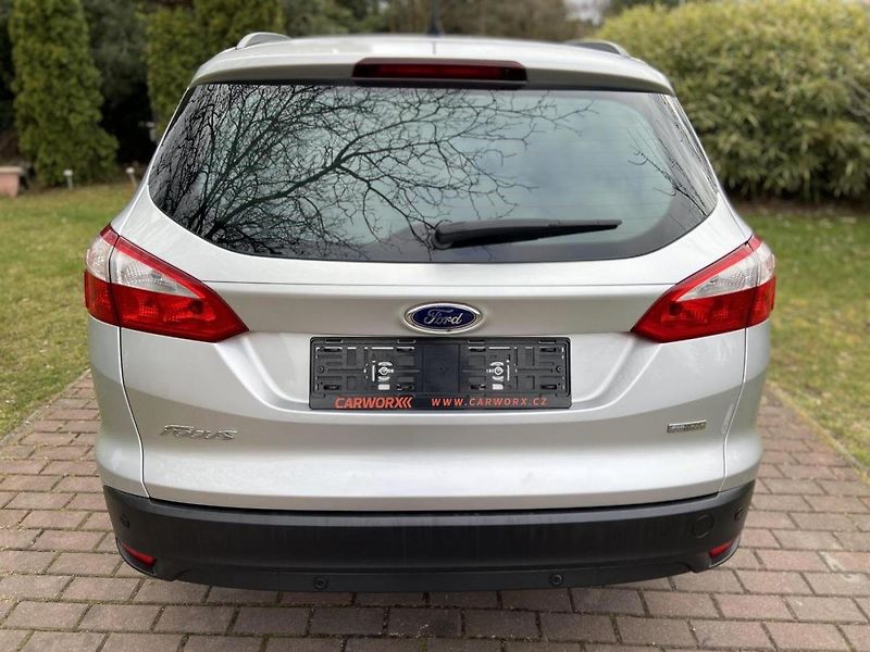 Ford Focus (2011) 1.6Tdci 85kw - fotka 6 z 29