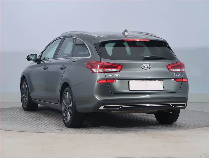 Hyundai i30 (2022) 1.5 T-GDI MHEV - fotka 4 z 20