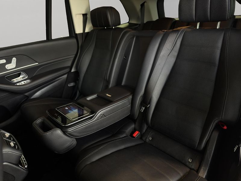 Mercedes-Benz GLS (2022) 400D 4MATIC - fotka 23 z 26