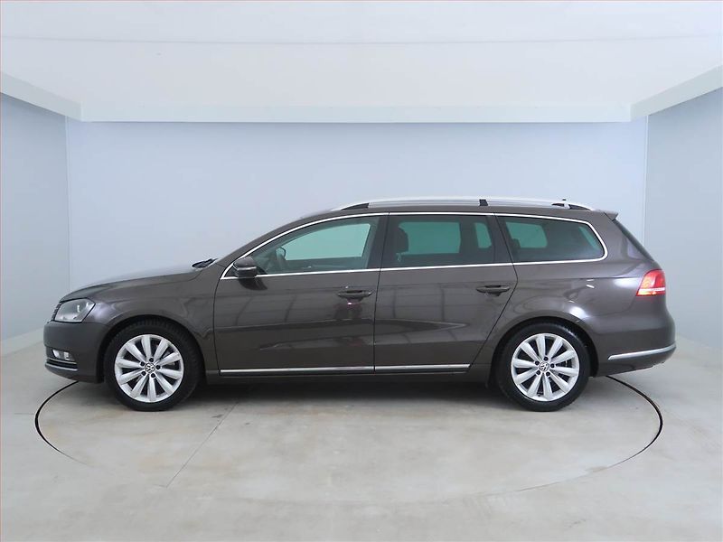 Volkswagen Passat (2012) 1.6 TDI, Serv.kniha, Navi - fotka 3 z 15