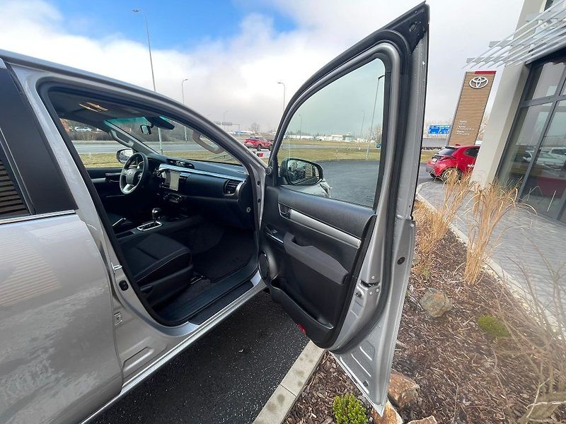 Toyota Hilux 2.8 D-4D Automat Active - fotka 24 z 27