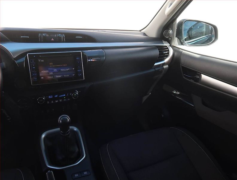 Toyota Hilux (2019) 2.4 D-4D - fotka 8 z 22