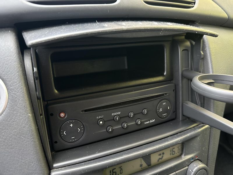 Renault Laguna (2003) KOMBI 1.8/88kW *KLIMA *2.Maj.  - fotka 12 z 35