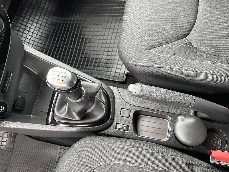 Renault Clio (2020) 0.9 TCe,56kW,Limited,ČR - fotka 23 z 35