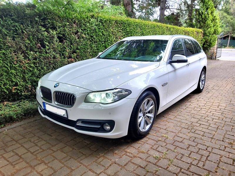 BMW Řada 5 (2016) 520d xDr.  ČR navi nez. topení - fotka 1 z 24