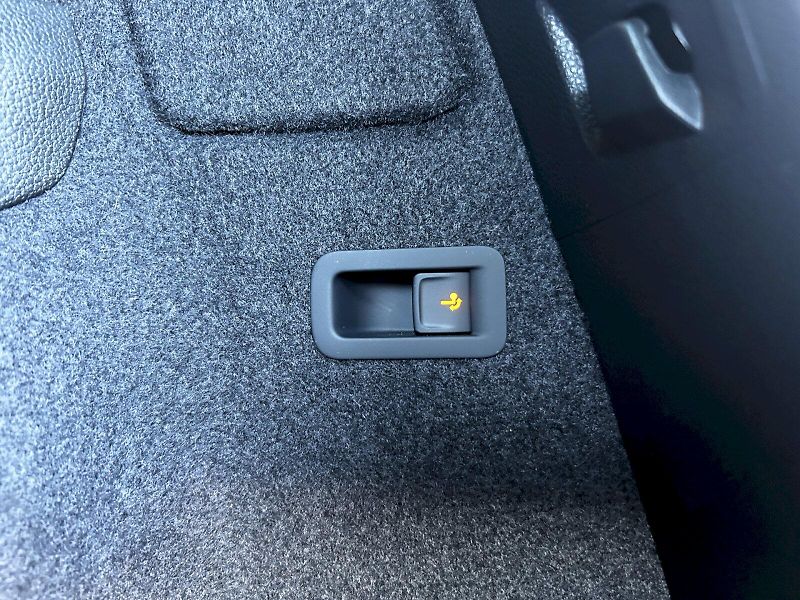 Škoda Karoq (2024) 2.0 TDI 110kW 4x4 DSG Top Sele - fotka 32 z 35