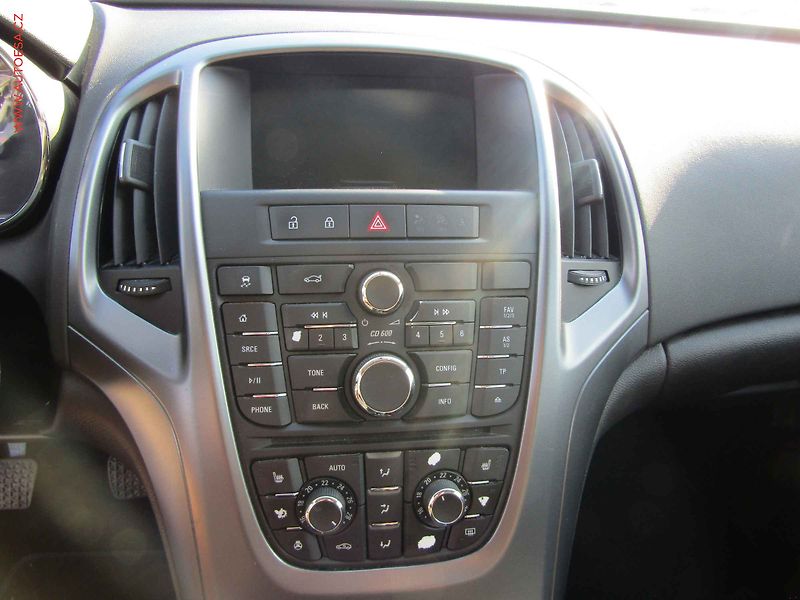 Opel Astra (2014) 1.6i, ČR, servis.kniha - fotka 11 z 20