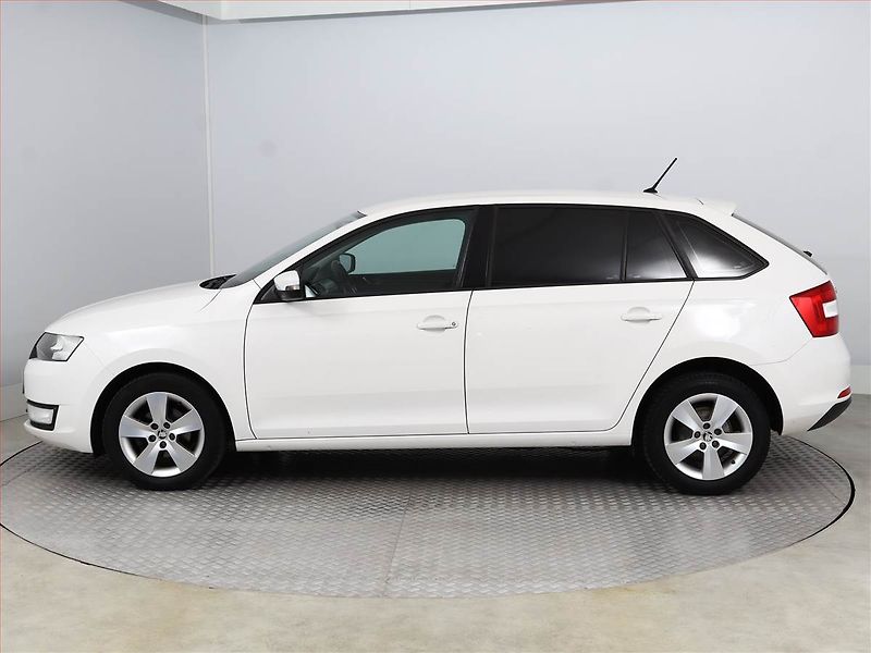 Škoda Rapid (2017) Spaceback 1.2 TSI, Automat - fotka 3 z 13