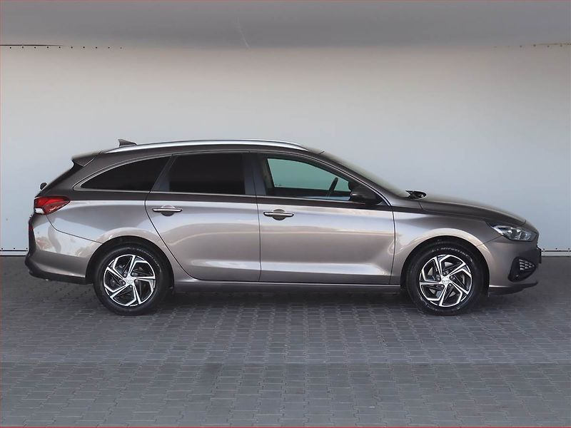 Hyundai i30 (2021) 1.5 DPI, Serv.kniha, Tempomat - fotka 6 z 22