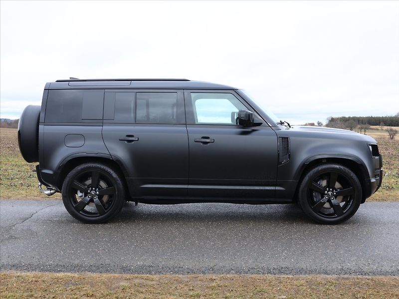 Land Rover Defender 5,0 110 P425 X-DYNAMIC CZ DPH - fotka 8 z 39
