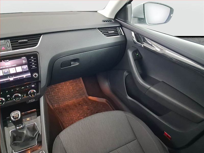 Škoda Octavia (2018) Style 2.0 TDI, ČR,1.maj, Navi - fotka 8 z 19