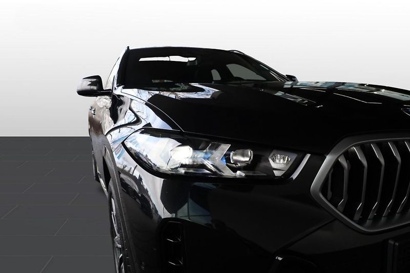 BMW X6 xDrive40d - fotka 23 z 32