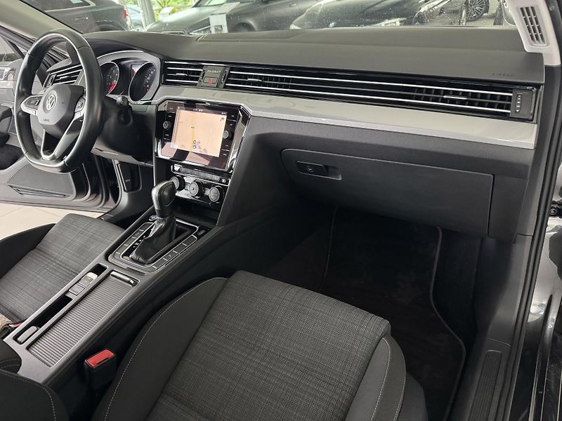 Volkswagen Passat 1,5TSI 110kW DSG*Navi*Kamera - fotka 11 z 35
