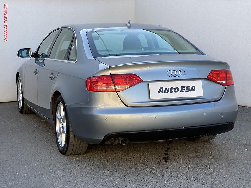 Audi A4 (2010) 2.0 TDi Quattro, Bixen, navi - fotka 6 z 20