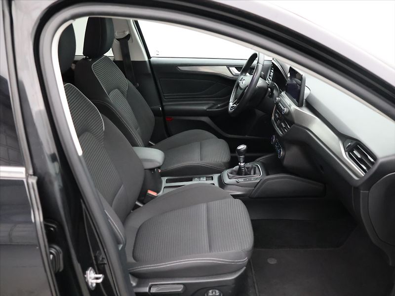 Ford Focus 2,0 TDCI 110kW Titanium LED - fotka 12 z 33