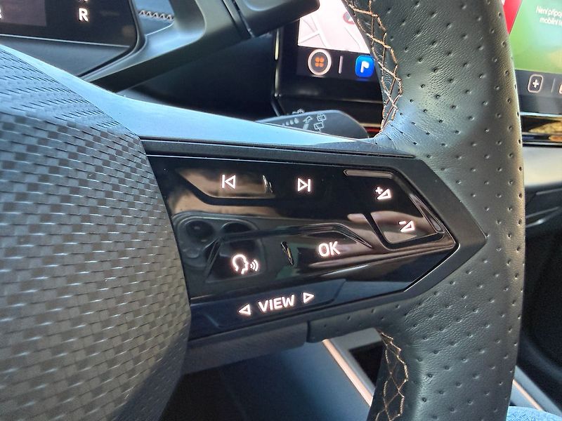 Cupra Born 150kW 360° kamera HUD 62kWh ba - fotka 36 z 45