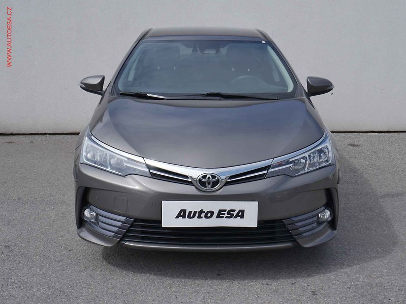 Toyota Corolla (2018) 1.6i, 1.maj,ČR, AC, TZ, park - fotka 2 z 16