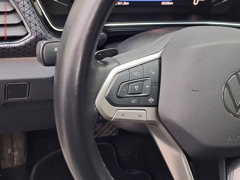 Volkswagen T-Cross (2022) 1.0 TSi, R-Line, DSG, LED - fotka 13 z 19