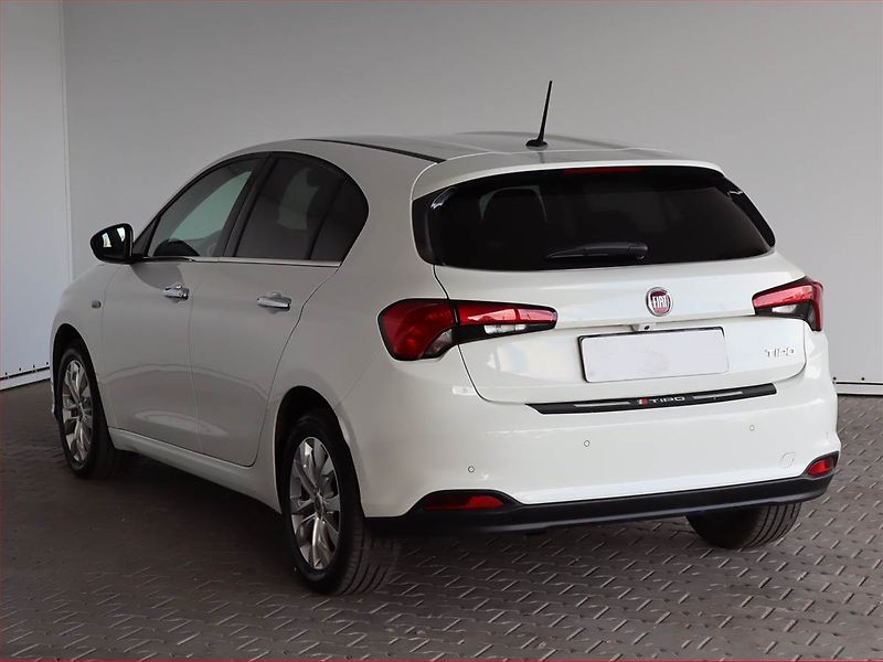 Fiat Tipo (2017) 1.4 T-Jet, Serv.kniha, Navi - fotka 4 z 22