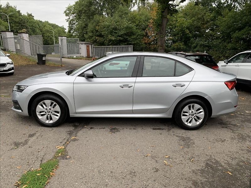 Škoda Octavia 1,0 TSI DSG,ČR,1.MAJ,SERVISKA - fotka 8 z 17