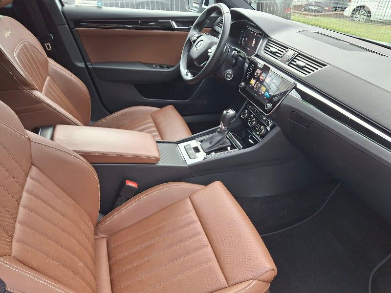 Škoda Superb (2023) Combi L&K DSG 2,0TDi 147kW - fotka 14 z 35