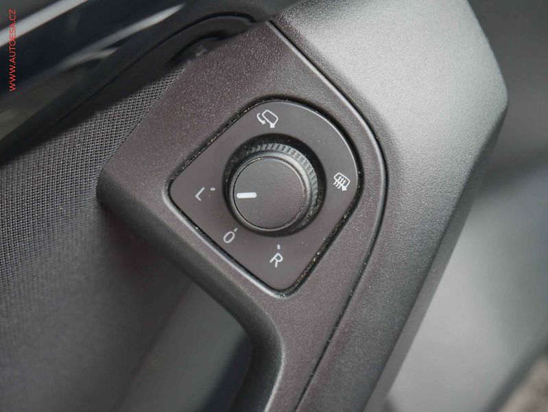 Seat Ateca (2019) 2.0TDi 4Drive, ČR, DSG - fotka 16 z 25