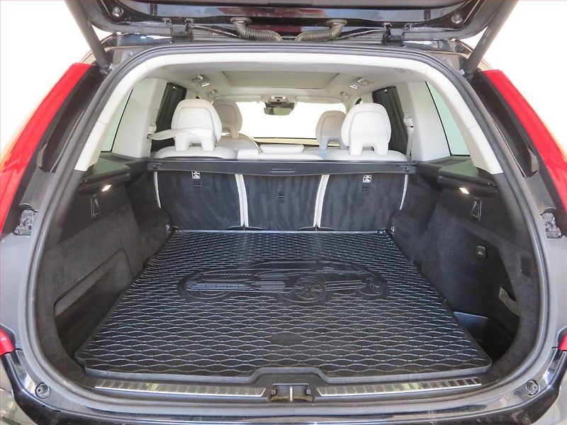 Volvo XC90 (2017) D5 AWD - fotka 14 z 18