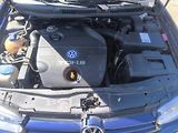 Volkswagen Golf (2001) KRÁSNÝ,145TKM,1MAJ89LET,SERVIS - náhled 22