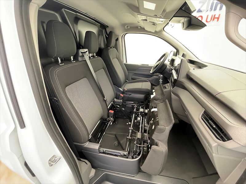 Volkswagen Transporter Nový T7 skříň TDI KR - fotka 11 z 26