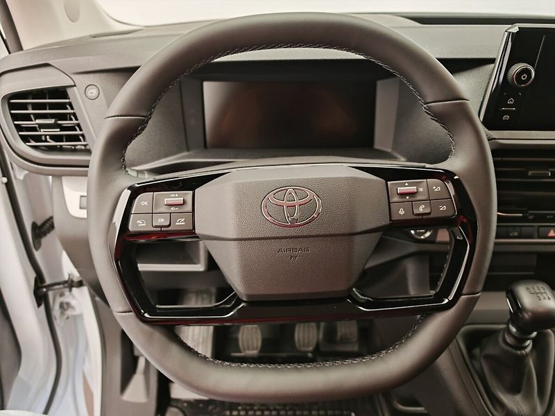 Toyota ProAce Panel Van L1 - 2.0L Diesel 144 - fotka 16 z 22