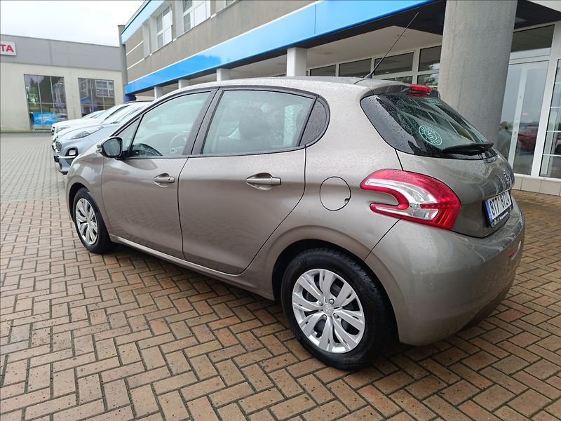 Peugeot 208 1,2 VTi STÁLE U NÁS - fotka 8 z 19