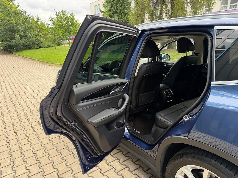 BMW X3 3,0 D xDrive/1.maj./DPH/ČR/ - fotka 14 z 32