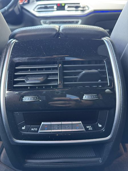 BMW X5 M50i V8 - fotka 25 z 29