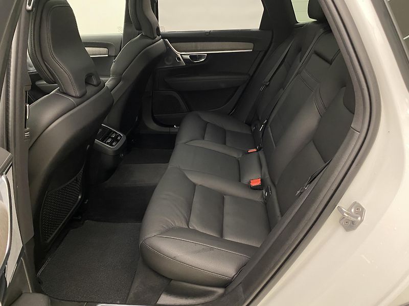 Volvo V90 CC B4 AWD MOMENTUM AUT - fotka 5 z 65