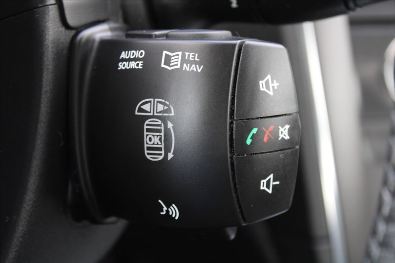 Renault Latitude 2,0 dCi  NOVÉ V ČR,AUTOMAT - fotka 18 z 30