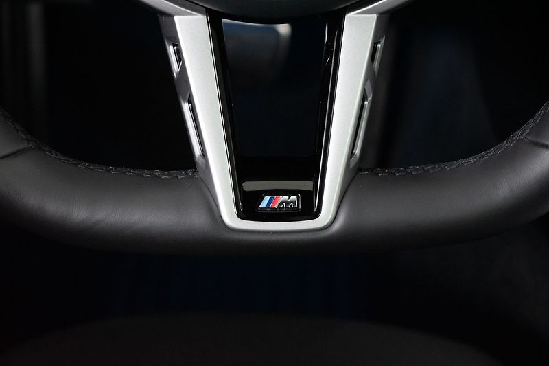 BMW Řada 3 320d xD ///M*TAŽNÉ*ZÁRUKA 2/28 - fotka 21 z 49