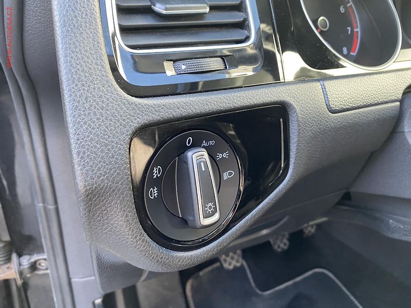 Volkswagen Golf (2014) 1.2 TSi, CUP, nez.topení - fotka 14 z 16