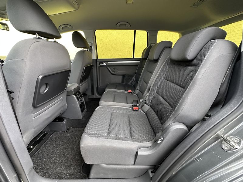Volkswagen Touran (2010) 1.2TSI/77kW * 2.Maj.  - fotka 29 z 37
