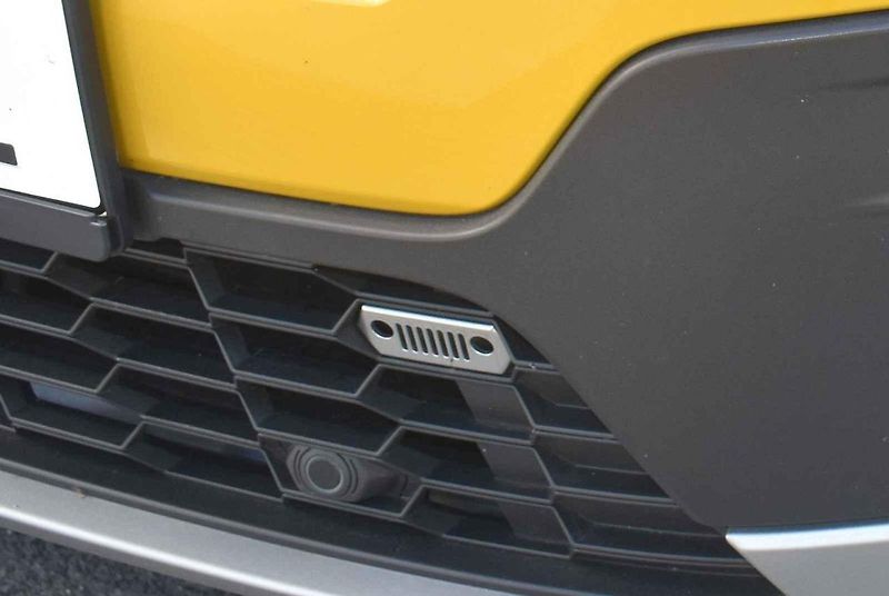 Menší hrboly Jeep Avenger přejíždí s grácií