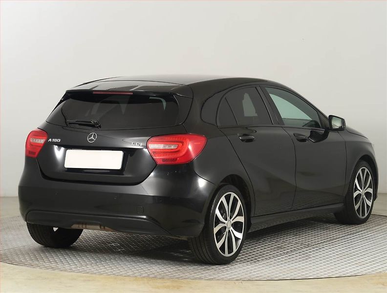 Mercedes-Benz Třídy A (2013) A 180 CDI , Automat, Kůže - fotka 5 z 18