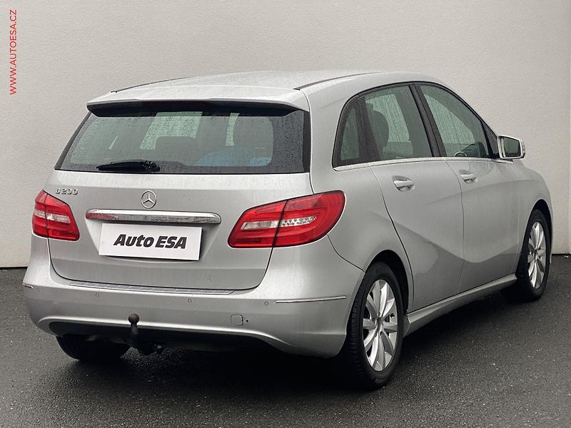 Mercedes-Benz Třídy B (2012) 1.6i B200, AT, bixen, navi, - fotka 4 z 18
