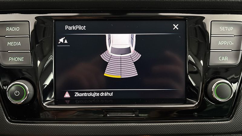 Škoda Fabia 1.0 TSI Ambition Combi - fotka 12 z 24