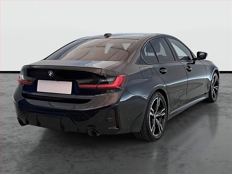 BMW Řada 3 (2023) 320 d xDrive - fotka 5 z 22