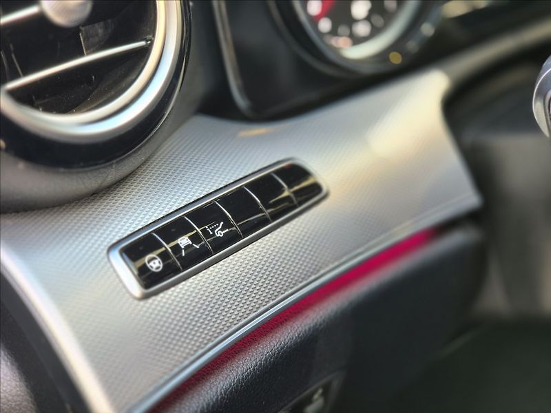 Mercedes-Benz Třídy E 220d*4M*AMG*head-up*webast - fotka 17 z 43