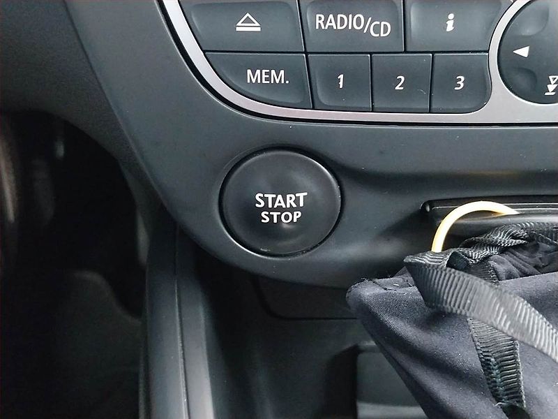 Renault Mégane (2012) 1.9 dCi, nová STK, slušný stav - fotka 18 z 19