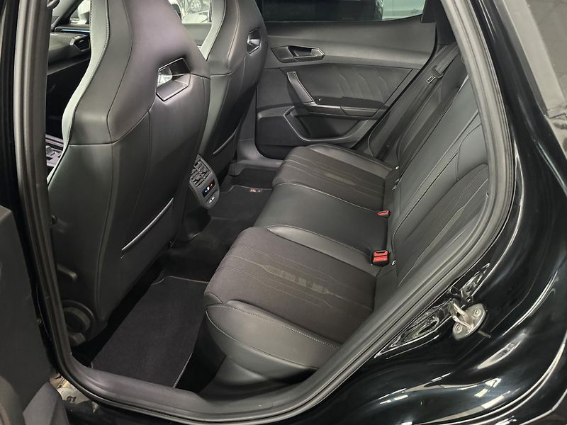Cupra Formentor (2023) 2,5TSIF VZ5 DSG 4x4  - fotka 17 z 37