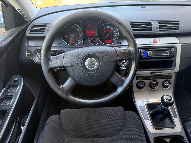 Volkswagen Passat 1,9 TDI 77kW - fotka 15 z 17