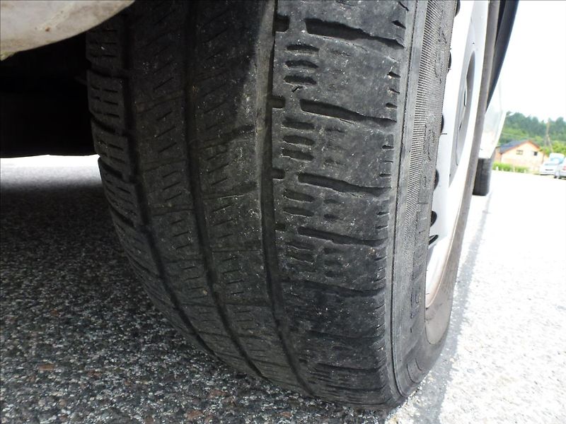 Volkswagen Transporter 2,0 TDI Long L2 Klima 6 míst - fotka 37 z 44